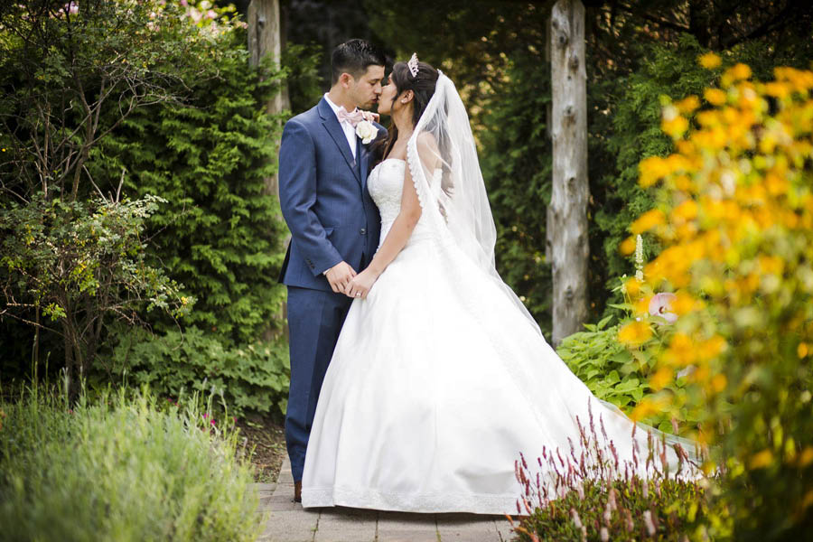 alexander muir gardens toronto wedding photography by silverlight