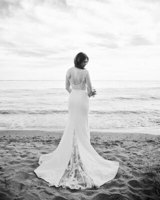 Elise looking stunning by the waterfront. .
.
#torontobride
#beachwedding
#torontowedding
#torontoweddingphotography