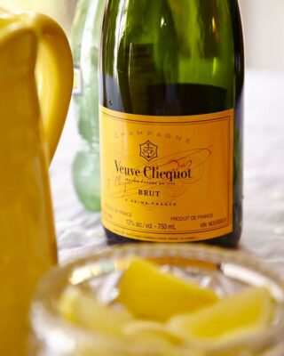You’re only #gettingmarried once, right? So break out the #veuve !
(And book #silverlightphotography_toronto)
.
.
#bridesmaids
#veuveclicquot
#bridegettingready
#weddinginspiration
#weddinginspo
#silverlight
#silverlightphotography