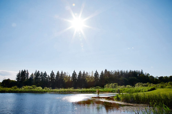 natural wedding photography at lake
